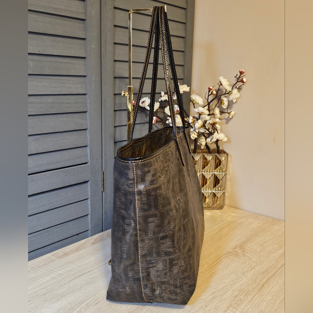 Authentic FENDI Zucca Spalmati Coated Canvas Tote - Picture 4 of 16